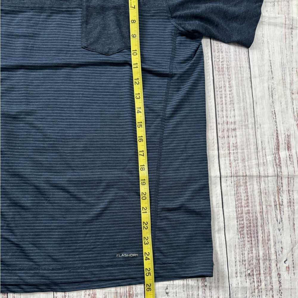 The North Face FlashDry Men’s Blue Stripe Pocket Tee Size M - Picture 6 of 7